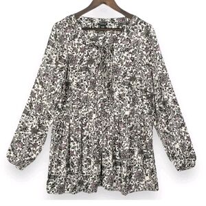 Torrid Women's Leaf Print Tie V-neck Blouse Size 00